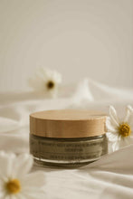 Charger l'image dans la galerie, Exfoliant à l’argile verte & au sel de la mer morte - cheveux/visage gras