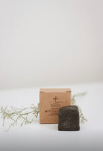 Charger l'image dans la galerie, Dentifrice solide au charbon noir et à la menthe poivrée