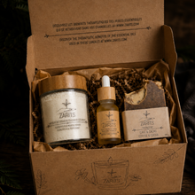Charger l'image dans la galerie, Coffret ZARITS pour homme : bougie et 2 flacons, dans un coffret en carton ouvert
