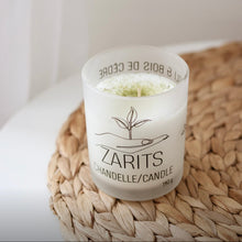 Charger l'image dans la galerie, Chandelle ZARITS en pot de verre blanc, cire vert pâle avec mèche visible