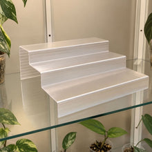 Load image into Gallery viewer, Présentoir à plantes 3 niveaux — idéal dans un cabinet Milsbo