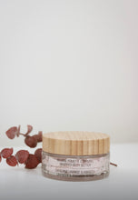 Charger l'image dans la galerie, Pot de beurre fouetté exfoliant Lavande & Hibiscus, pot cylindrique en verre