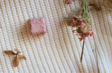 Charger l'image dans la galerie, Masque à l’argile solide rose - peau sèche