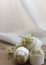 Charger l'image dans la galerie, Boules de bain effervescentes au sapin baumier
