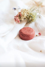 Charger l'image dans la galerie, Shampooing à la camomille, à la lavande et à l'hibiscus - Pour tous les types de cheveux