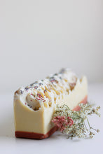 Charger l'image dans la galerie, Savon au cyprès, à la lavande et à l'orange douce