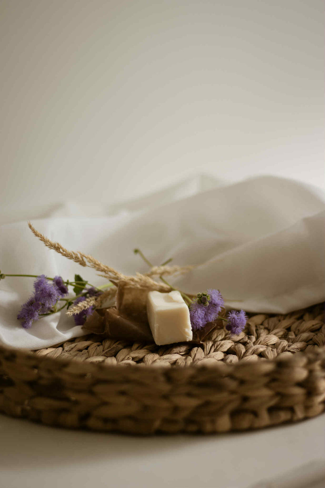Huile à massage solide anti-douleur au thé des bois