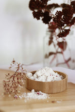 Load image into Gallery viewer, Bath milk with lavender and rose petals
