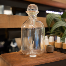 Charger l'image dans la galerie, Diffuseur à nébulisation en verre transparent avec goulot et tête métallique
